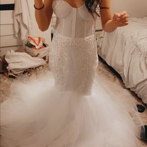 Wedding dress